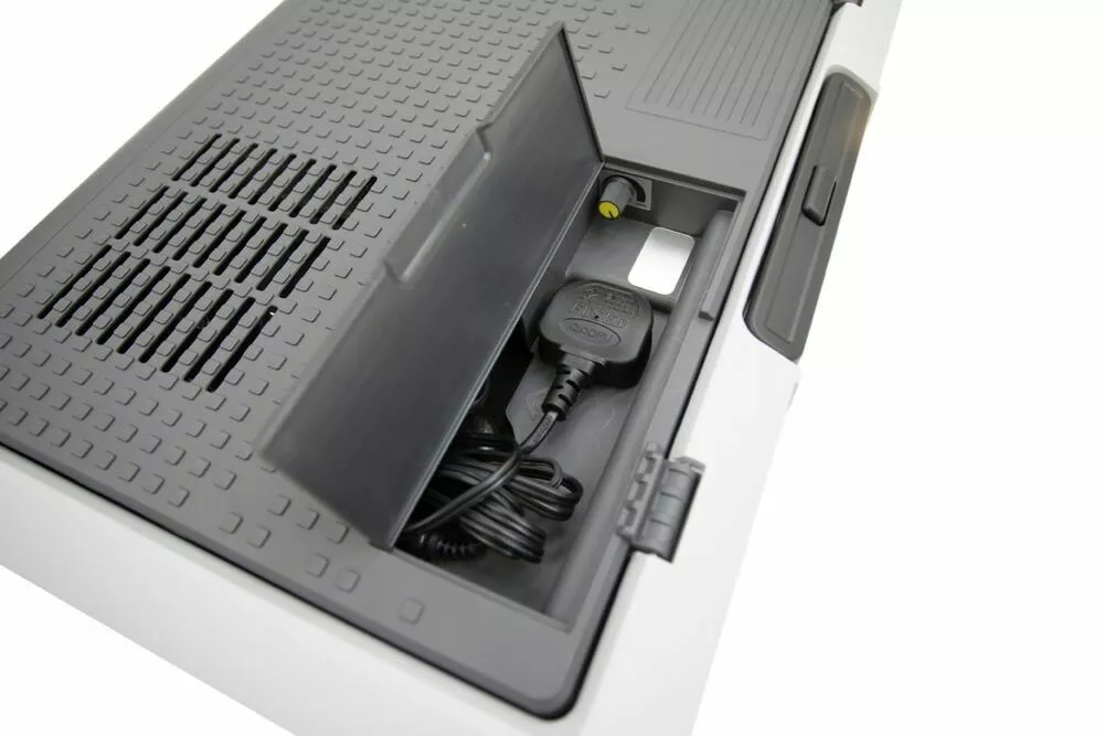 Vango E-Pinnacle 40L Coolbox 8 Vango E-Pinnacle 40L Coolbox - Image 6