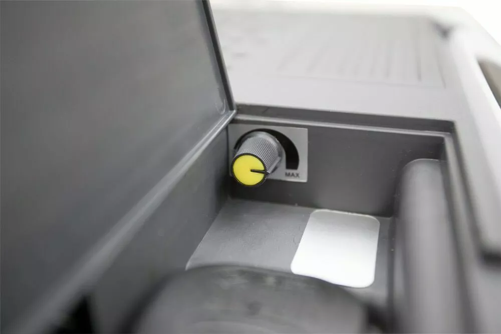 Vango E-Pinnacle 40L Coolbox 9 Vango E-Pinnacle 40L Coolbox - Image 7